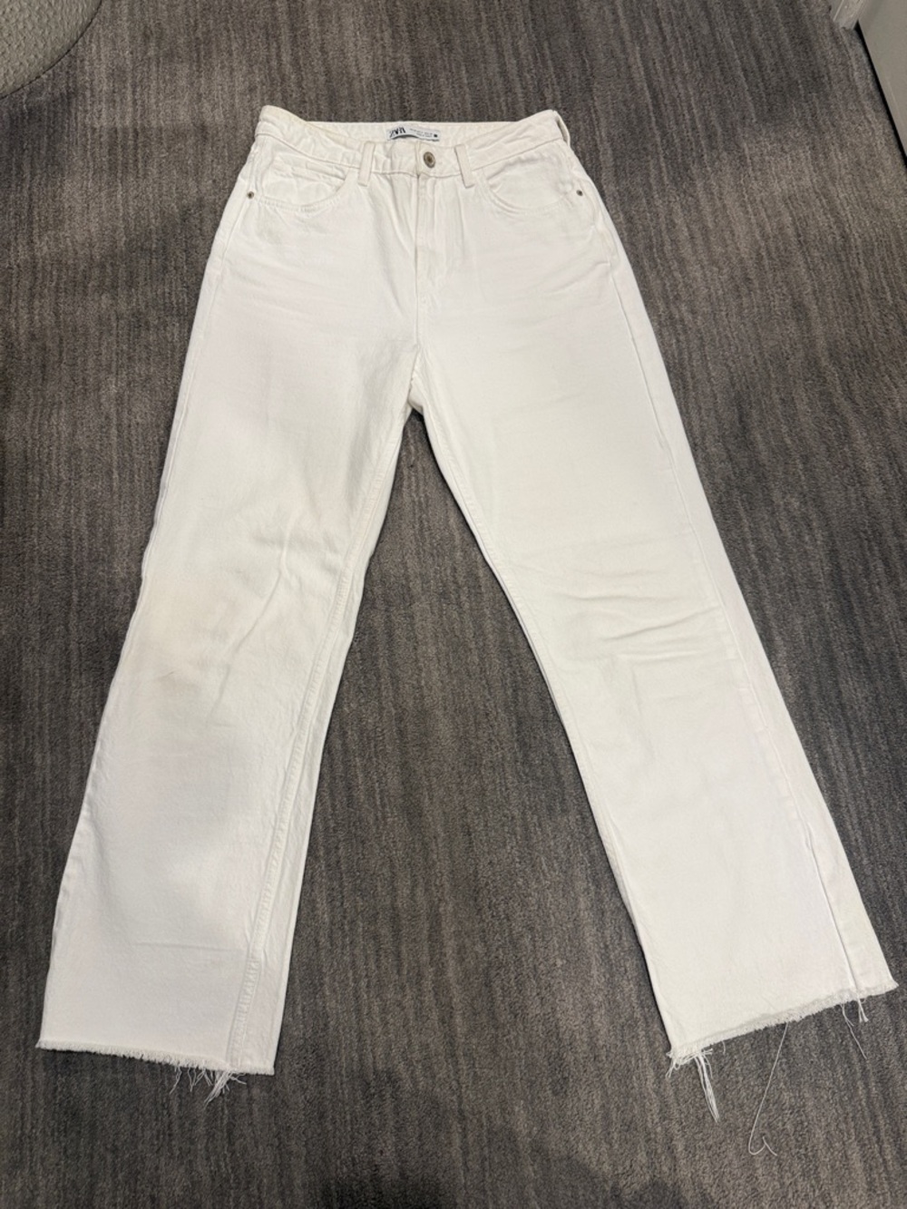 Zara white high waist wide leg full length jean with Raw Hem